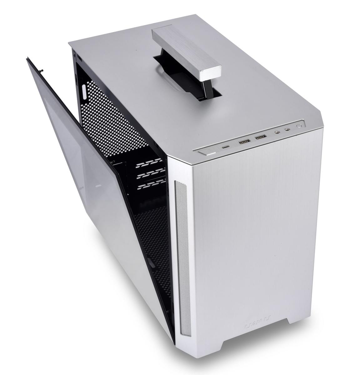 LIAN LI TU150 Mini ITX Desktop (Prata)